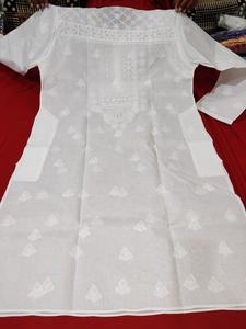 Classique Hommes Kurta Avec Lucknowi Chikanwork Broderie Élégant Et Confortable Kurta Designs Pour Hommes Convient À Un Usage Quotidien - Product Image 3