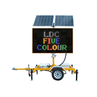 Panneau d'affichage variable (VMS) solaire autoportant en plastique Amber Trailer avec étanchéité IP58 et garantie de 3 ans