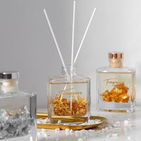 Diffuseur de roseaux bien approvisionné Parfum de maison Huile essentielle Diffuseur de roseaux Bâton de lunettes Diffuseur de roseaux de luxe 150ml
