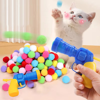Jouet interactif pour chat : pistolet lanceur de balles en peluche silencieuses pour taquiner le chat – Mini pistolet créatif pour animaux de compagnie