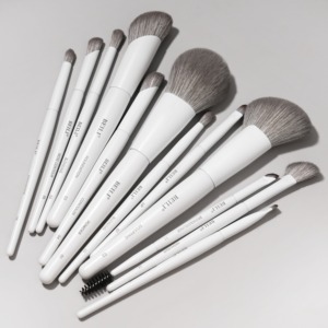 12pcs White Wood Handle Makeup Brush Set Corn Silk Synthetic Hair for Foundation Powder Face - Product Image 5