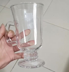 Vasos de Vidrio Transparentes Clásicos con Diseño en Forma de V para Café, Cerveza, Batidos, con Asa, Capacidad de 200-300 ml, 6 Piezas/Caja, Personalizables, Venta al Por Mayor - Product Image 1