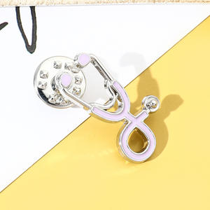 バッジメーカー卸売カスタマイズブローチピン漫画クリエイティブドクター聴診器ブローチジュエリーチャームブローチピン - Product Image 3