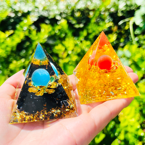 Prix de gros Cristal fait à la main Artisanat Énergie Résine <span class=keywords><strong>Pyramide</strong></span> Cristal <span class=keywords><strong>Pierre</strong></span> Gouttes Colle Résine <span class=keywords><strong>Pyramide</strong></span> pour la Décoration de la Maison - Product Image 5