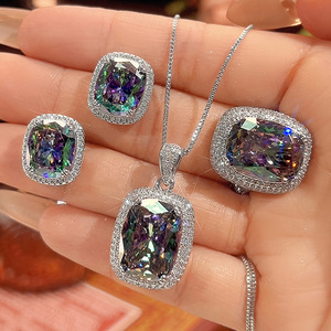 9 Conjuntos de Joyería Sencilla al por Mayor para Mujer, con Circonita Cúbica de 12*16-10*12mm, Chapados en Oro sobre Latón, que Incluyen Aretes, Collar y Anillos - Product Image 1