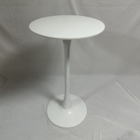 Table haute ronde blanche nordique tendance avec base à colonne unique, table de bar et de cocktail pour fêtes et salons, table de pub blanche pour cocktails