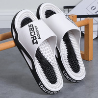 Chaussons de massage pour couples, style homme, respirants, antidérapants, semelle extérieure en PVC amortissante, pour salle de bain et douche, nouvelle arrivée 2026, points d'acupression