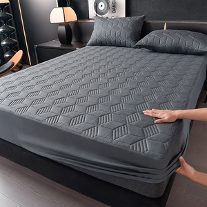 Protège-matelas imperméable matelassé en tricot uni de qualité supérieure, couvre-lit en polyester ajusté pour la maison - Product Image 1