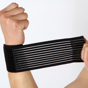 Muñequera Deportiva de Nailon Negra con Soporte de Presión Universal para Adultos, para Fitness y Levantamiento de Pesas - Product Image 3