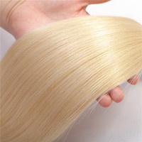 Lots de Cheveux Humains Blond Platine 613 Lisses Comme des Baguettes 12A 100% Vierge Non Traitée Double Trame Épaisse Pointes Épaisses Double Trame Faite à la Machine Vente en Gros