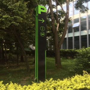 Panneaux <span class=keywords><strong>de</strong></span> pylône d'orientation extérieurs modernes personnalisés en vert noir <span class=keywords><strong>signalisation</strong></span> directionnelle éclairée par LED pour les zones commerciales parcs <span class=keywords><strong>de</strong></span> stationnement - Product Image 5