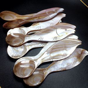 Cuillère à caviar créative en nacre naturelle sculptée en forme de coquillage, 12 cm, pour la restauration - Product Image 1