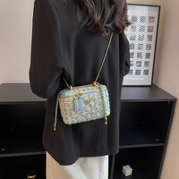 2025 Nouvelle Collection Sac Bandoulière Croisé Femme de Marque de Luxe Célèbre, Petit Format Carré en Tissu Tweed avec Chaîne