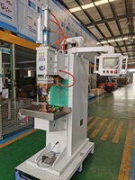 Machine de soudage par diffusion de polymère hydraulique pneumatique pour barres omnibus en cuivre