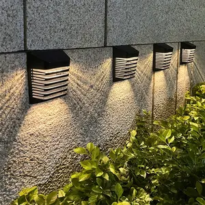 Lampada da parete impermeabile all'aperto ABS giardino Yard a parete ad energia solare Led luci da parete