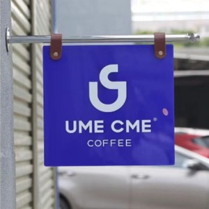 บอร์ดป้ายโฆษณาเหล็กตั้งพื้นทรงกลมพับได้สำหรับป้ายโฆษณากราฟิกแบบสองด้านออกแบบโลโก้ได้ตามต้องการ - Product Image 3