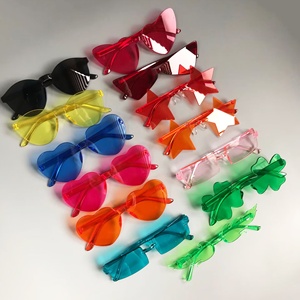 2025新作Sweet Love & roses Party Heartsピンクベイブ花嫁ワンピース卸売りファッションピーチハートメガネ型サングラス - Product Image 2