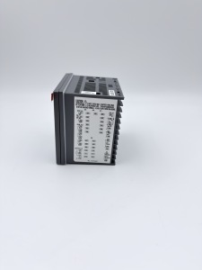 <span class=keywords><strong>Yokogawa</strong></span> UT35A Industrieller PID-Temperaturregler für Ofen und Heizgeräte, 1/4 DIN Panelmontage - Product Image 6