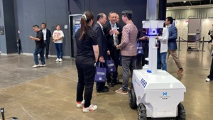 Autonomous Mobile Security Patrol <strong>Robot</strong> with Video Surveillance Camera for Plaza Patrolling - Product Image 5