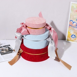 Luxury Fashion Rounded Velvet Paper Gift Folders Set with Handle & Ribbon Embossing Matt Lamination Recycled <b>Materials</b> - Product Image 1