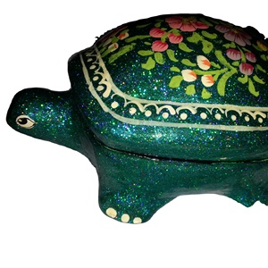 Caja de Tortuga Hecha a Mano con Papel Maché, Pintada a Mano con Colores Ecológicos de Cachemira, India, Caja de Papel Maché - Product Image 1