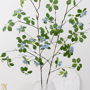 Arreglo Floral Artificial de Seda con Flores Rosadas y Hojas Verdes para Decoración del Hogar - Product Image 4