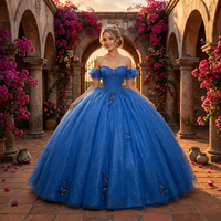 Robe de bal de Quinceañera bleu scintillant avec finition pailletée, corsage perlé et détail nœud pour les 16 ans et les fêtes, dentelle florale