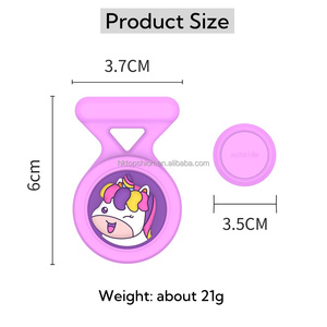 Broche cachée de <span class=keywords><strong>dessin</strong></span> <span class=keywords><strong>animé</strong></span> mignon pour étui AirTag avec épingle de sûreté, étui étanche pour traqueur GPS adapté aux enfants, sac à dos, bagages - Product Image 2