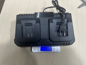 Chargeur rapide de batterie Li-ion 21V 3A OEM ODM, chargeur de batterie pour outils électriques à double entrée avec plusieurs prises BL1415/1815/1830/1850 - Product Image 6