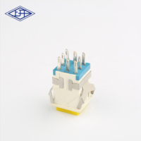 Interrupteur à bouton poussoir carré à verrouillage 17x17 Dpdt 2no2nc 8 broches avec boîtier blanc