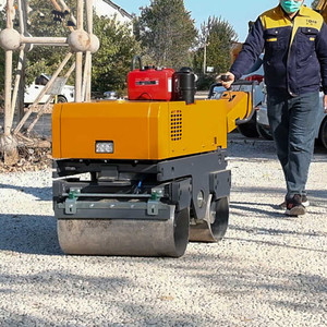 Innovadores rodillos de carretera pequeños Vibratorio Nuevo equipo de construcción de carreteras Precio de rodillo - Product Image 5