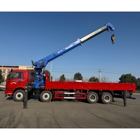 Grue montée sur camion CLW 8x4 de 16 tonnes, flèche droite à 5 sections, longueur de levage de 19,8 m, moteur Cummins, pompe Huade robuste, boîte de vitesses