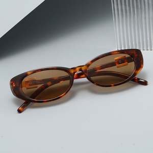 Lunettes de soleil œil de chat de luxe personnalisées avec logo 2025, monture ovale petite taille, protection UV400 pour femme - Product Image 5