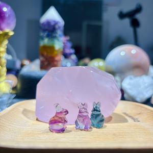 Sculpture de lapin en fluorite colorée en gros, sculpture animale en pierre naturelle, artisanat en pierre semi-précieuse pour la décoration intérieure - Product Image 4