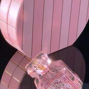 Caja <span class=keywords><strong>de</strong></span> regalo <span class=keywords><strong>de</strong></span> cuero <span class=keywords><strong>de</strong></span> Perfume única para <span class=keywords><strong>mujer</strong></span>, diseño <span class=keywords><strong>de</strong></span> asa <span class=keywords><strong>de</strong></span> embalaje con inserto, caja <span class=keywords><strong>de</strong></span> exhibición <span class=keywords><strong>de</strong></span> Perfume <span class=keywords><strong>de</strong></span> cuero redonda personalizada <span class=keywords><strong>de</strong></span> lujo - Product Image 5