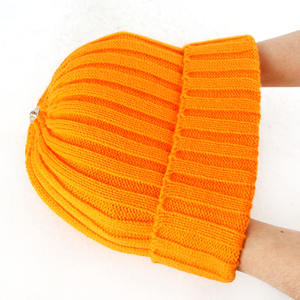 Janefur Bonnet unisexe personnalisé pour adulte Tuque détachable en <span class=keywords><strong>fourrure</strong></span> de raton laveur Pompons pour femmes Bonnet tricoté pour femmes - Product Image 5