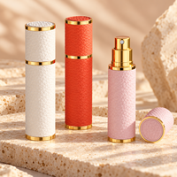 Atomiseur de voyage rechargeable en cuir rose et blanc de qualité supérieure, 5 ml, 10 ml, avec bouchon magnétique, flacon de parfum en verre pour hommes et femmes