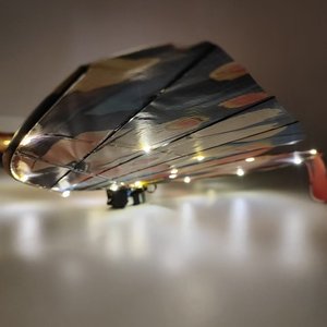 Vehículo Volador Biónico Mariposa con Nuevas Alas Batientes, Alas <span class=keywords><strong>de</strong></span> Colores Hechas a Mano, Sensor <span class=keywords><strong>de</strong></span> <span class=keywords><strong>Gravedad</strong></span>, Control Remoto y Mango <span class=keywords><strong>de</strong></span> Fibra <span class=keywords><strong>de</strong></span> Carbono - Product Image 5