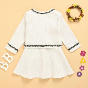 QZ236-ensemble de vêtements pour enfants, costume d'automne blanc pour filles, petit ensemble parfumé, avec veste à manches longues, jupe de princesse, nouveau produit - Product Image 3