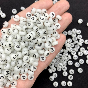 Cuentas <span class=keywords><strong>de</strong></span> Alfabeto Acrílicas Luminosas, Oblongas, <span class=keywords><strong>de</strong></span> la A a la Z, 26 Letras, para Joyería DIY, Llaveros, Accesorios para Teléfonos Móviles, Pulseras con Letras y Logotipos DIY - Product Image 3