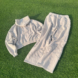 Ensemble de survêtements et sweat à capuche zippé avec décoration perlée et pantalon de survêtement brodés avec autocollant personnalisé - Product Image 4