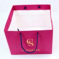 Corde d'emballage de grande capacité avec poignée et logo personnalisé sacs en papier solides à fond large pliants pour restaurant carrés pour boissons et bières