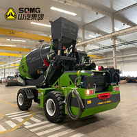 Équipement de construction multifonctionnel 2m³ 2.6m³ 3m³ 270 °   Camion malaxeur à béton auto-alimenté à tambour rotatif