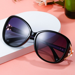 GWTNN OEM <span class=keywords><strong>Fox</strong></span> Head <span class=keywords><strong>gafas</strong></span> con diamantes y pintura <span class=keywords><strong>gafas</strong></span> <span class=keywords><strong>de</strong></span> <span class=keywords><strong>sol</strong></span> polarizadas personalidad Street shooting <span class=keywords><strong>gafas</strong></span> <span class=keywords><strong>de</strong></span> <span class=keywords><strong>sol</strong></span> <span class=keywords><strong>de</strong></span> forma cóncava - Product Image 3