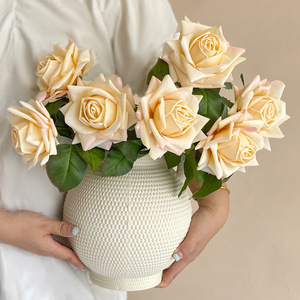 Giao hàng nhanh Hoa hồng giả lụa màu hồng 48cm thân đơn, chất liệu như thật, có lá, dùng để trang trí - Product Image 5