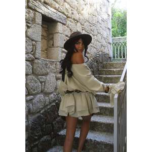 Robe Courte Darcie pour Femme, Bretelles Fines, Motif Floral Uni, Taille XL Plus-Size, Tissu Léger Métallisé, Fermetures Éclair, Volants - Product Image 1