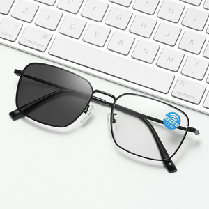 Năng lượng mặt trời photochromic Kính đọc sách kim loại khung Tự động zoom tiến bộ đa ổ gần và xa nhanh lão thị - Product Image 6