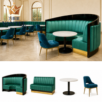 Ensemble de mobilier de luxe pour hôtels et restaurants : banquette incurvée sur mesure, table et chaises pour projets hôteliers