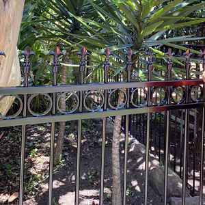 Balustrade en fer forgé en vente chaude - Installation facile, <span class=keywords><strong>garde</strong></span>-<span class=keywords><strong>corps</strong></span> de sécurité pour jardin extérieur, villa - Product Image 5