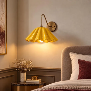 Lámpara de Pared con Pantalla Rosa en Forma de Campana, Base de Bronce, Luz LED Cálida, Aplique de Pared para Dormitorio, Estilo de Diseño Moderno - Product Image 4